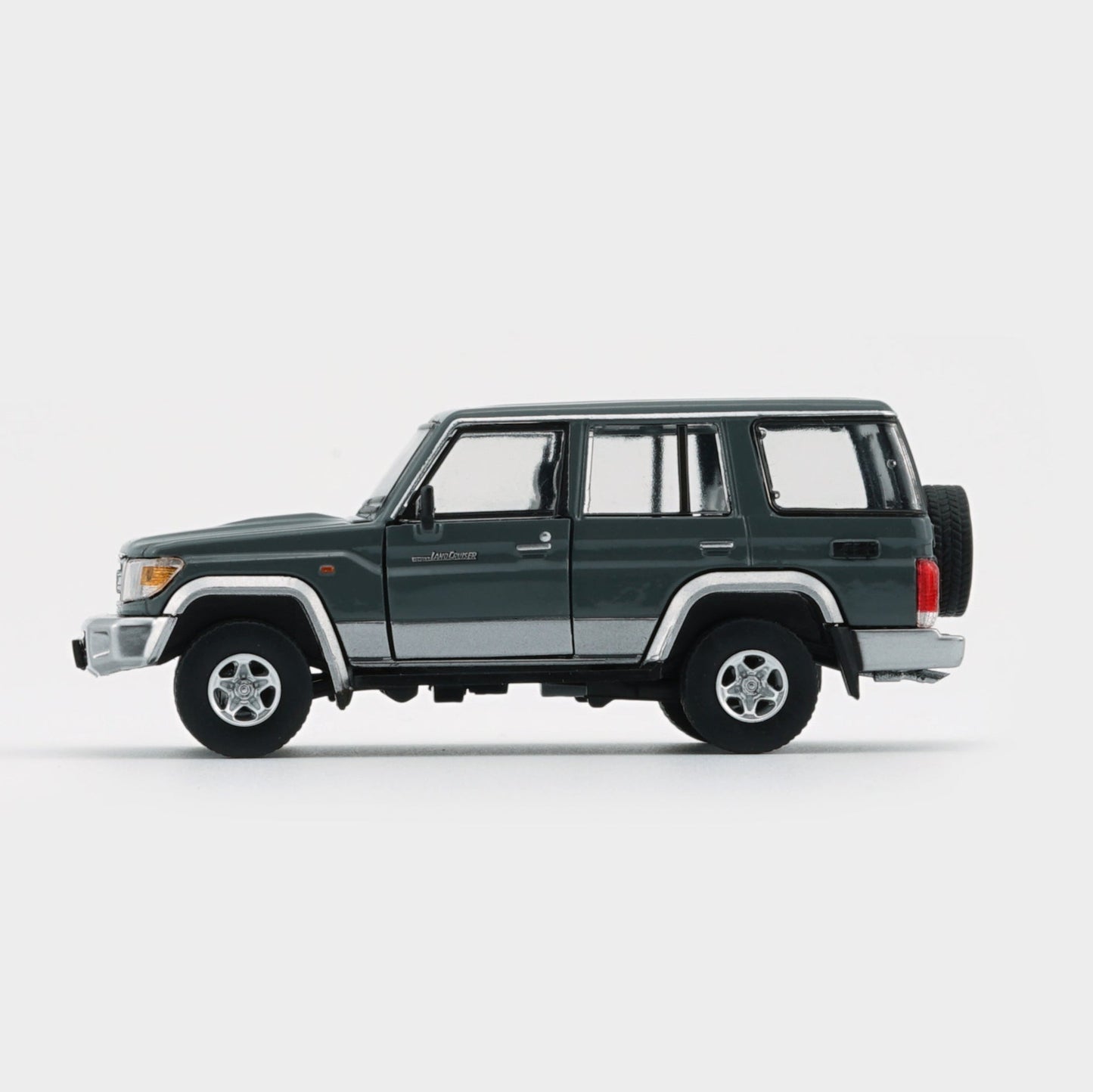 BMC 1:64 Toyota Land Cruiser LC76 – Dark Grey (LHD)