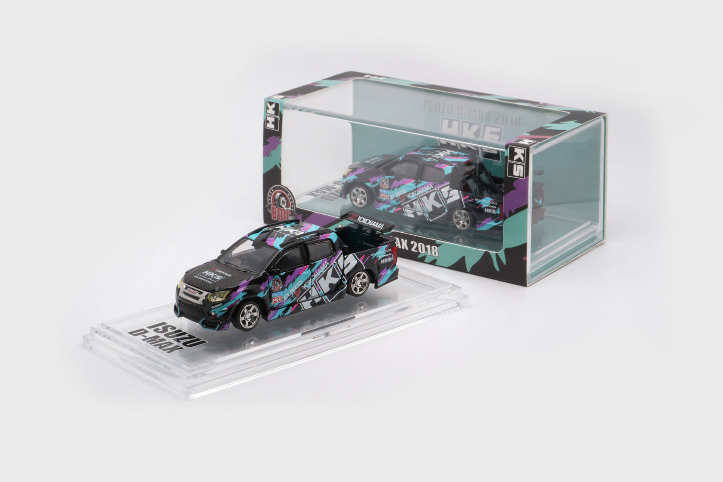 BMC 1:64 Isuzu D-Max 2018 Low Rider HKS (RHD) – TDE 2025 Edition