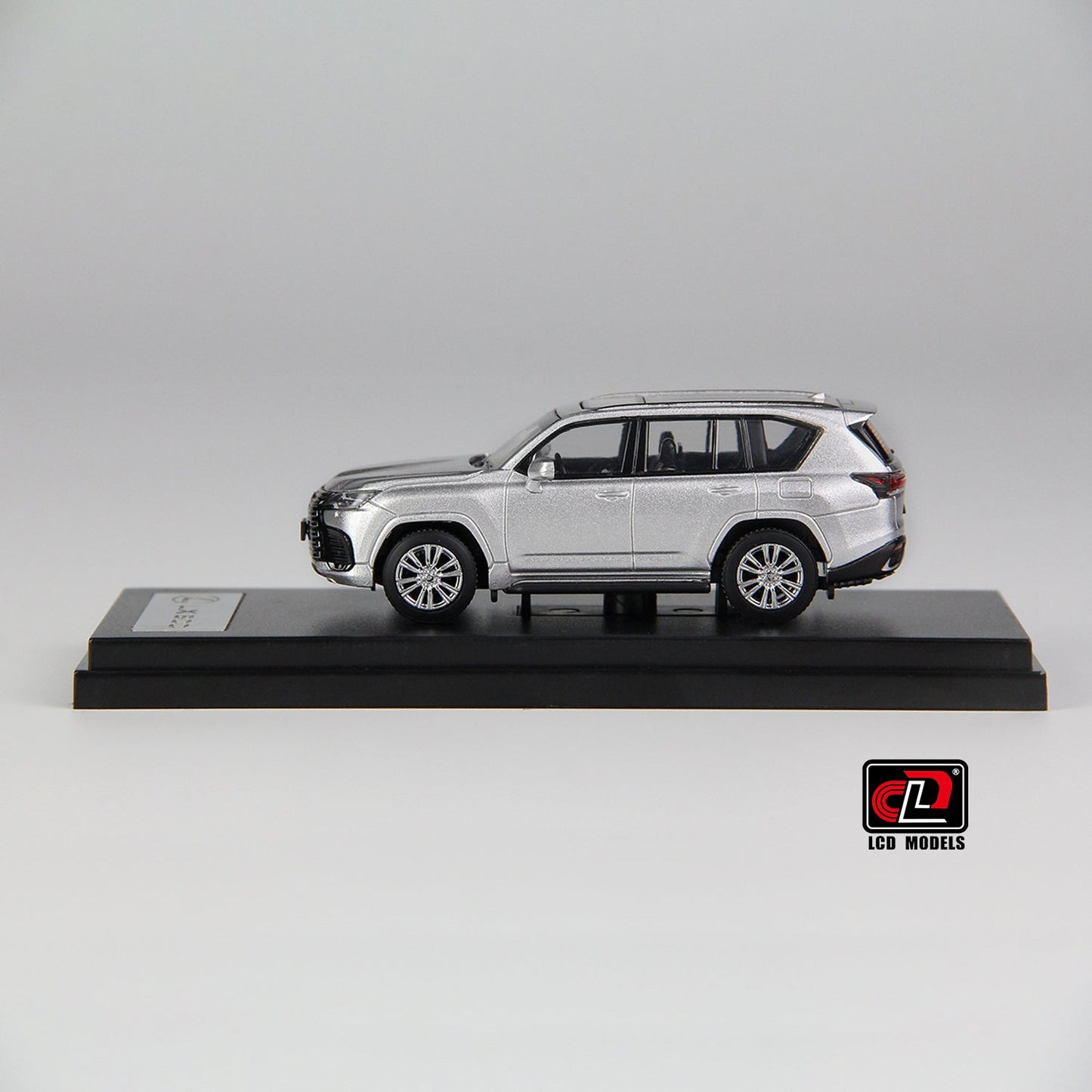 Lexus LX600 1:64