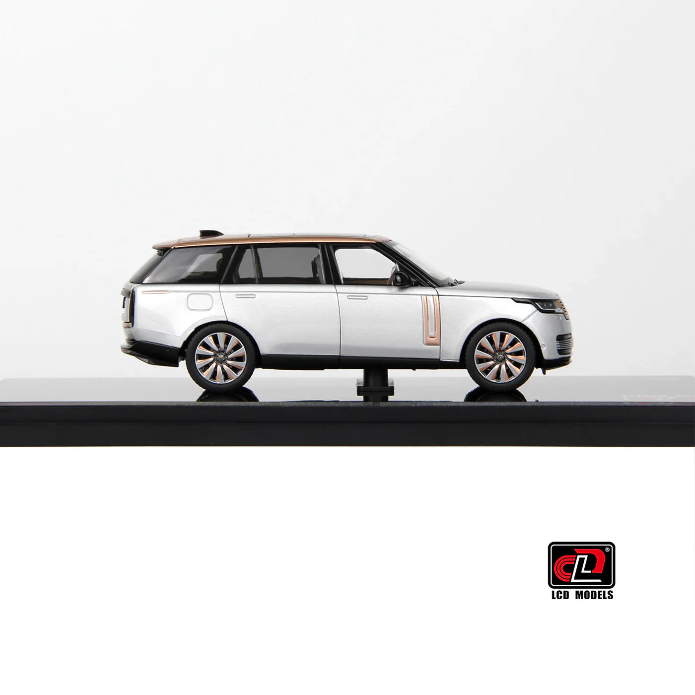 LCD Land Rover Range Rover SV Serenity Silver 1:43 Scale Diecast Model