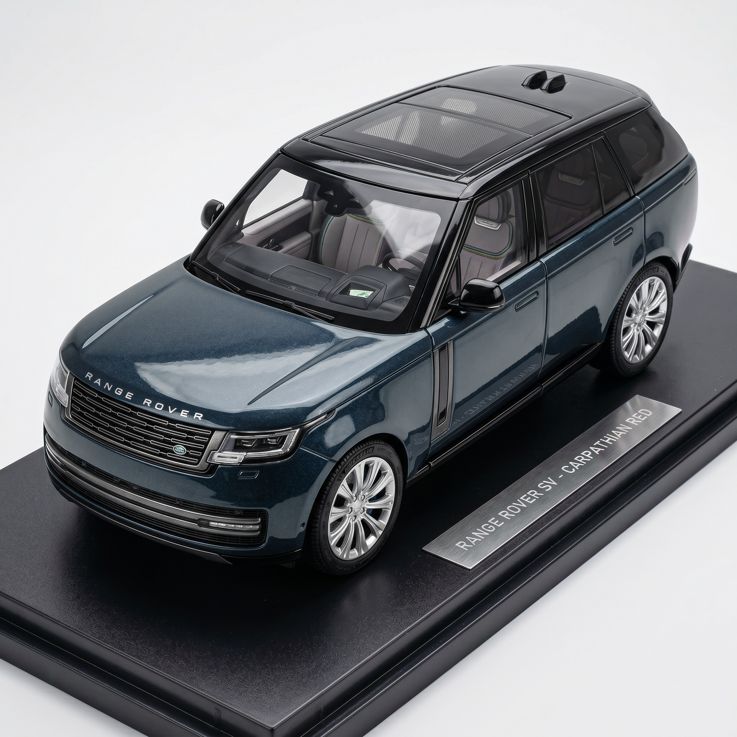 Land Rover Range Rover 1:64