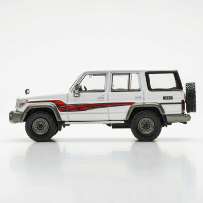 Toyota Land Cruiser LC76 1994, 1:64 Scale (White)