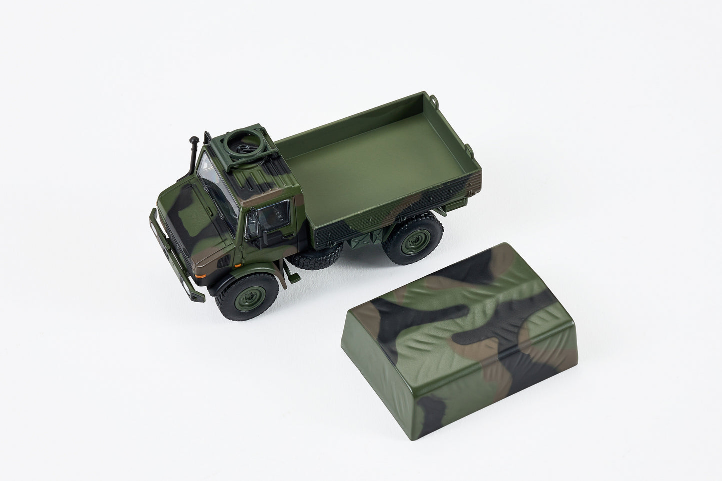 U1300L MILITARY TRUCK