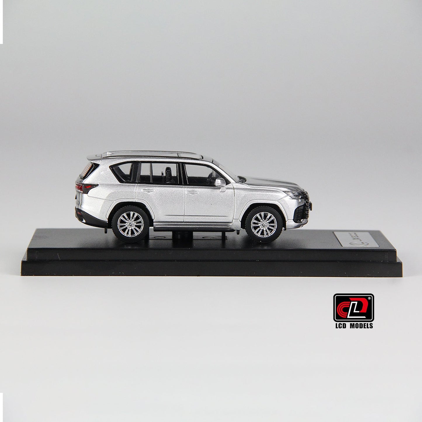 Lexus LX600 1:64