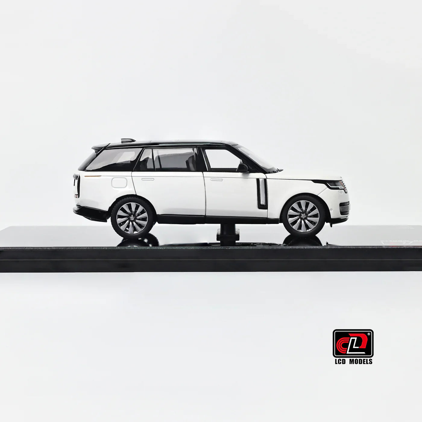 LCD Land Rover Range Rover SV Serenity White with Black Roof 1:43 Scale Diecast Model