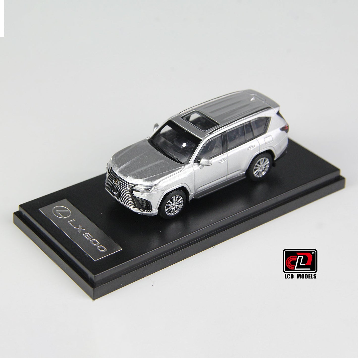 Lexus LX600 1:64