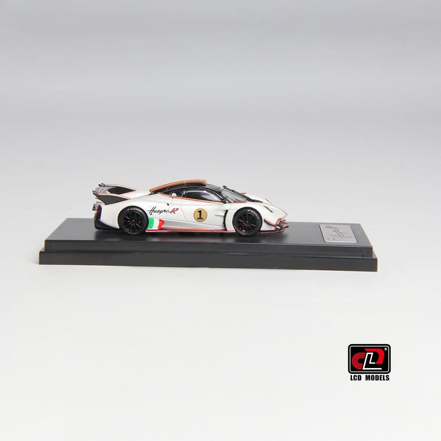 1:64 Pagani HuayraR