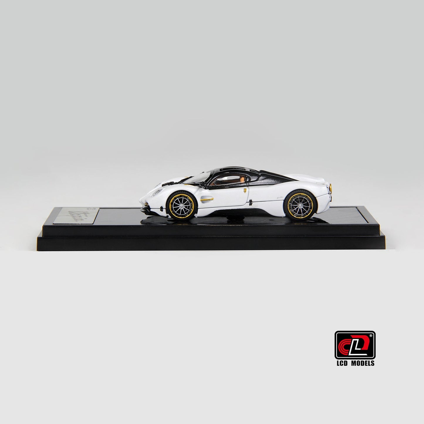 Pagani Utopia Coupe 1:64