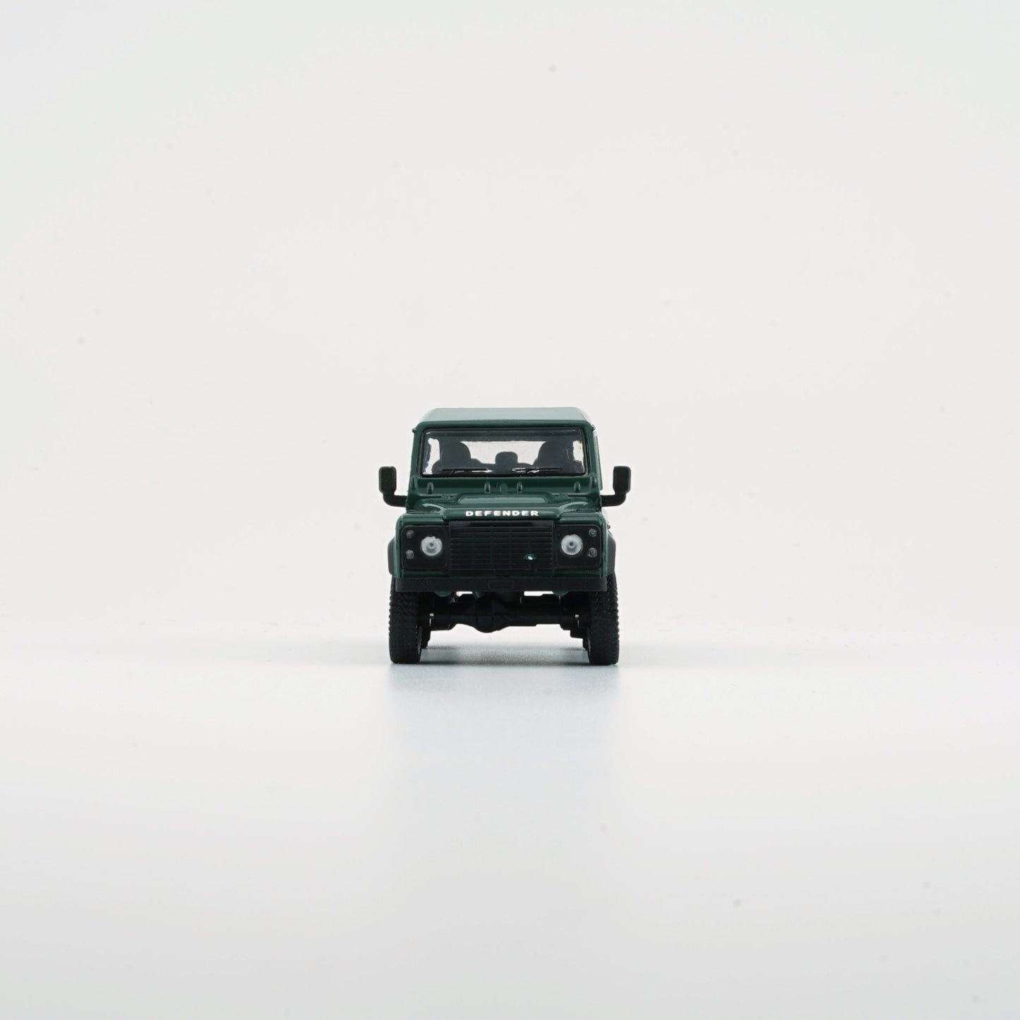 BMC 1:64 Land Rover 2016 Defender 110 Pick Up – Green (LHD)
