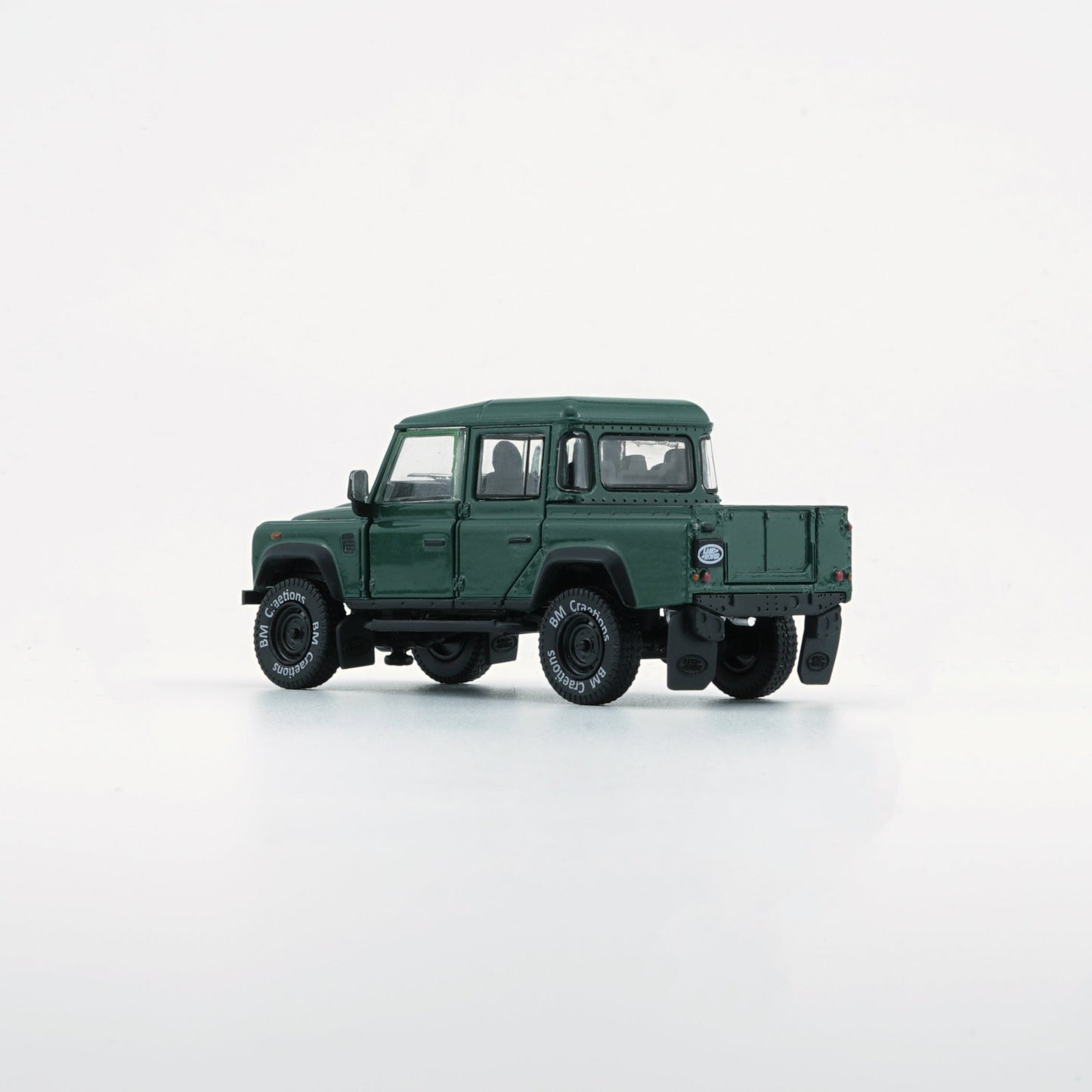 BMC 1:64 Land Rover 2016 Defender 110 Pick Up – Green (LHD)