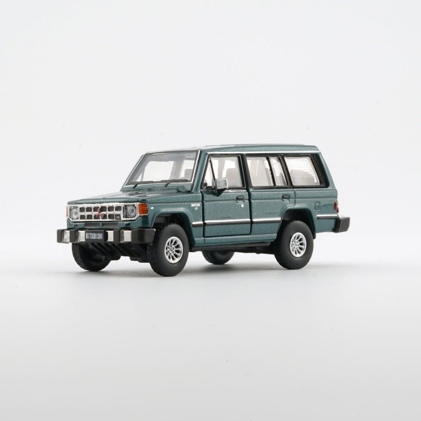 BMC 1:64 Mitsubishi 1st Gen Pajero 1983 – Green (RHD)