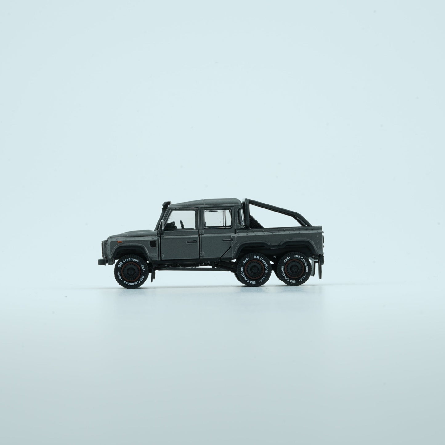 BMC 1:64 Land Rover 2016 Defender 110 PickUp 6x6 Accessory Pack – Dark Grey Silver (RHD)