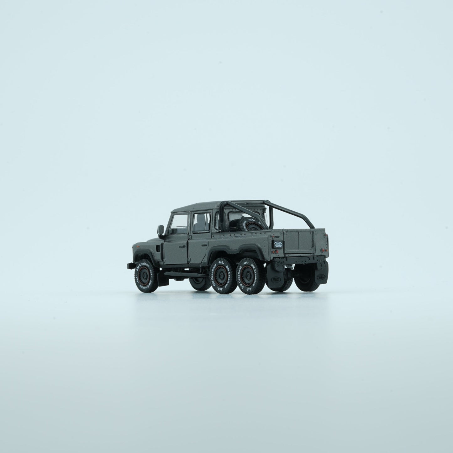 BMC 1:64 Land Rover 2016 Defender 110 PickUp 6x6 Accessory Pack – Dark Grey Silver (RHD)