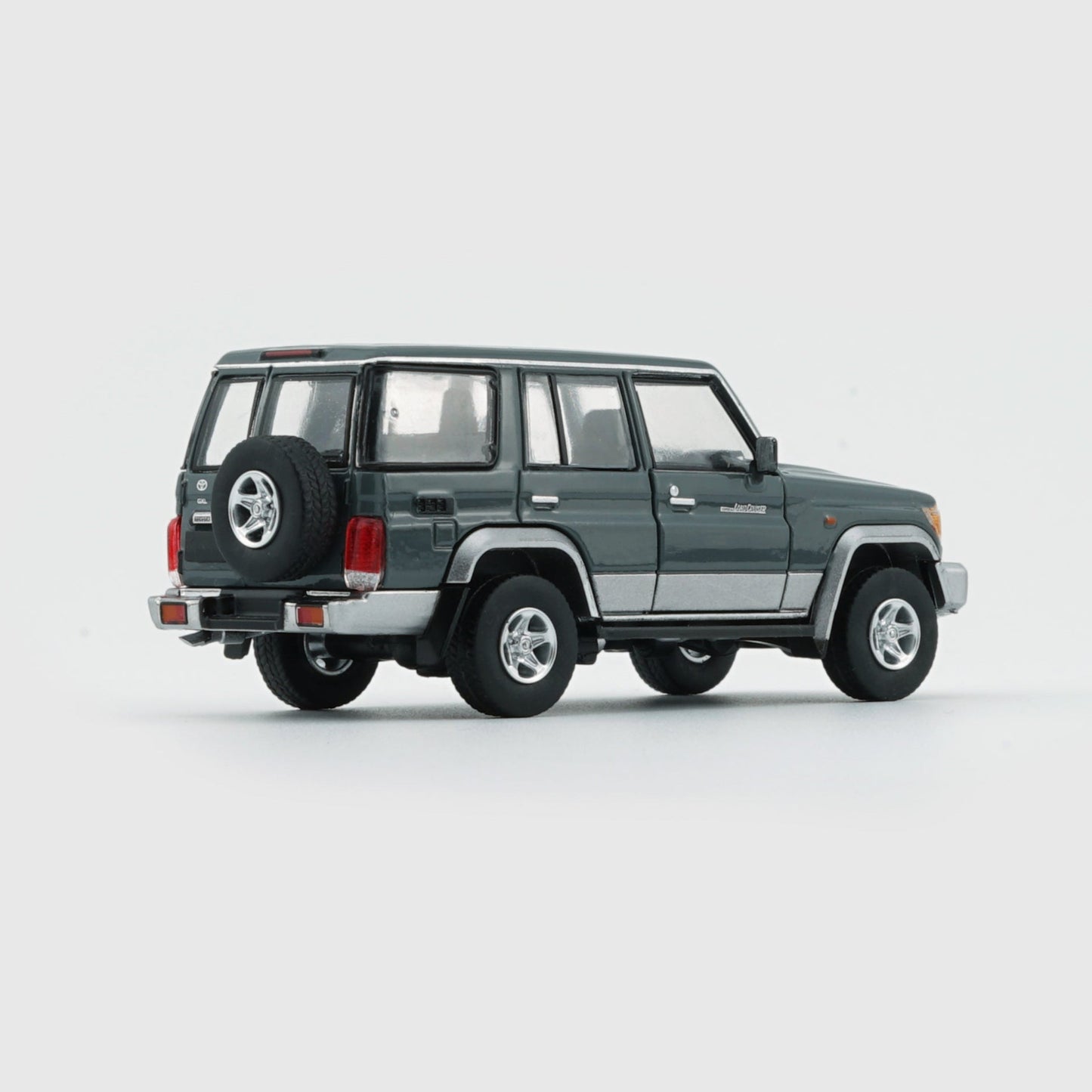 BMC 1:64 Toyota Land Cruiser LC76 – Dark Grey (LHD)