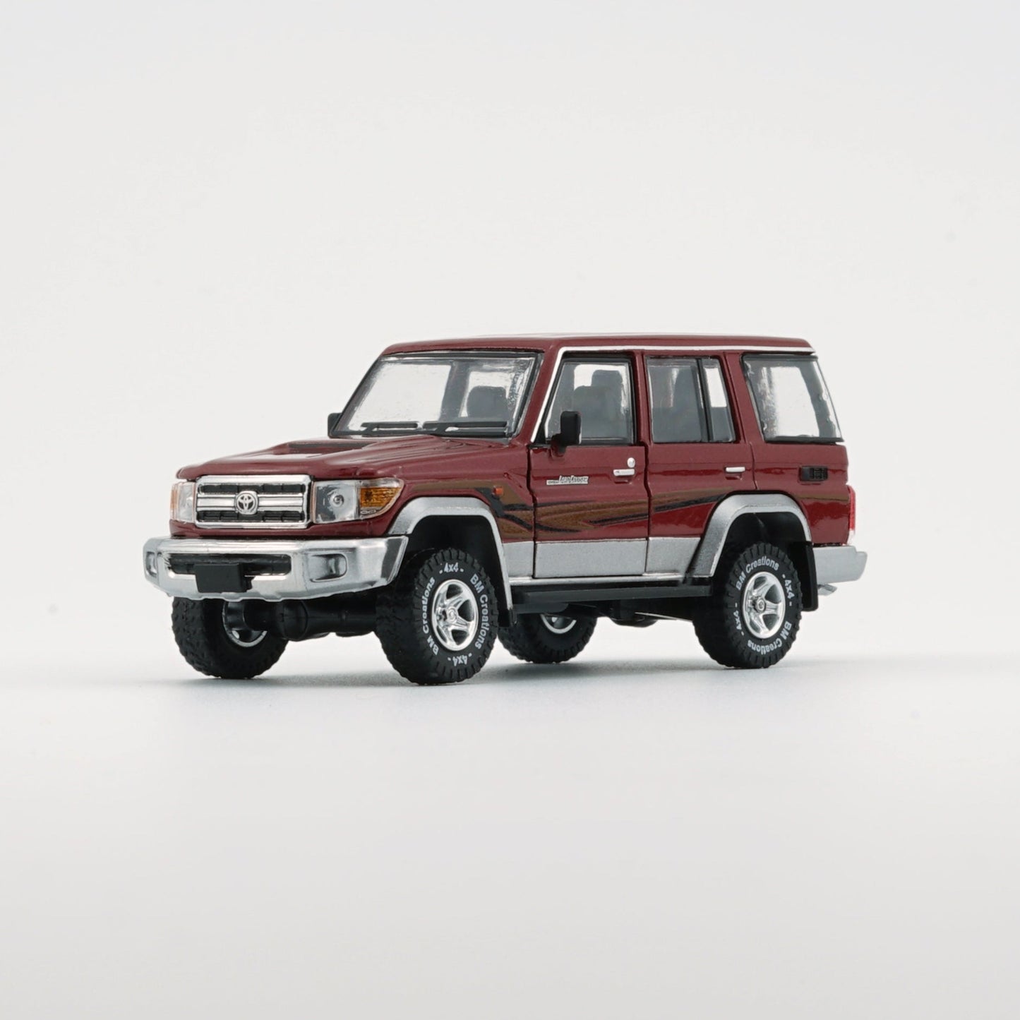 BMC 1:64 Toyota Land Cruiser LC76 – Dark Red (LHD)