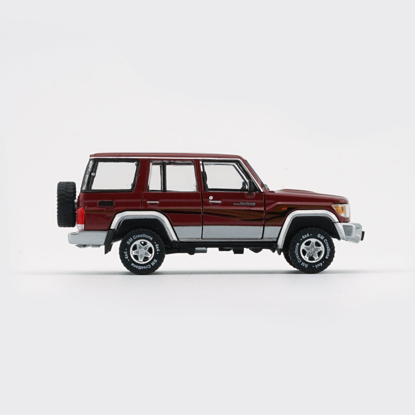 BMC 1:64 Toyota Land Cruiser LC76 – Dark Red (LHD)