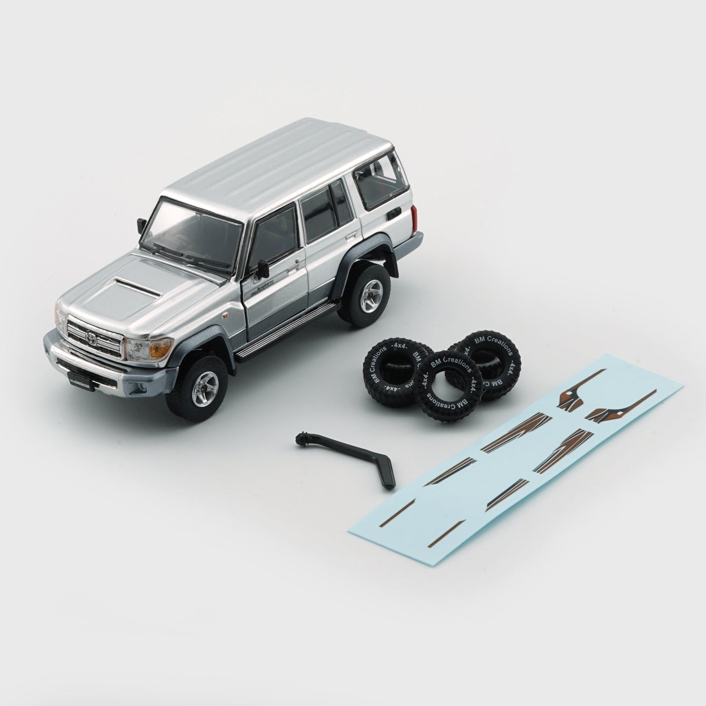 BMC 1:64 Toyota Land Cruiser LC76 – Silver (LHD)