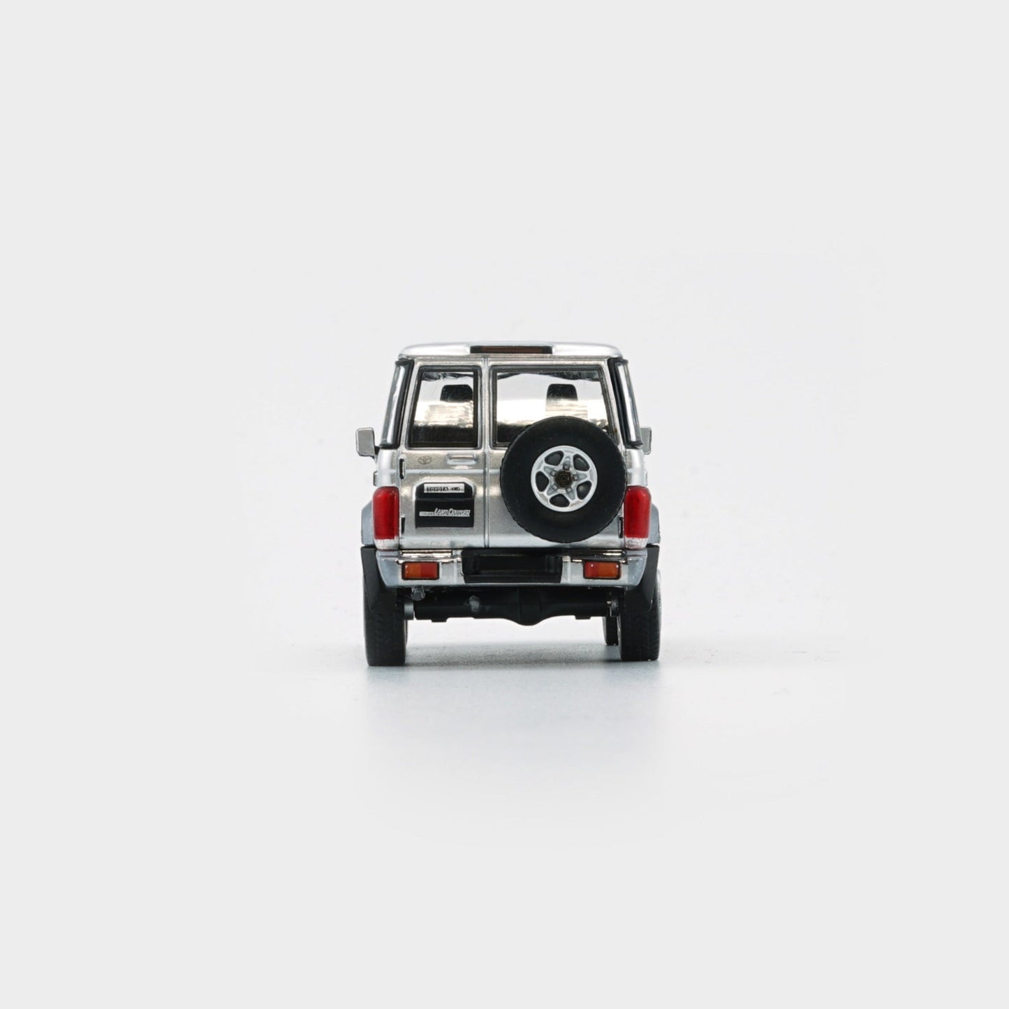 BMC 1:64 Toyota Land Cruiser LC76 – Silver (LHD)