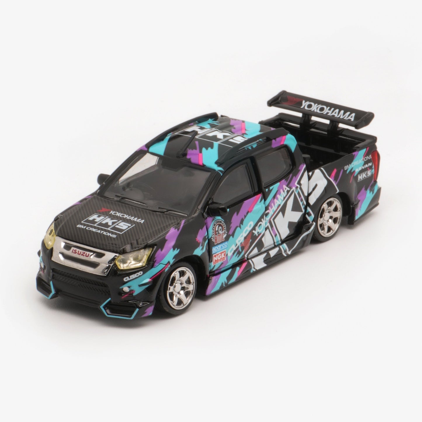 BMC 1:64 Isuzu D-Max 2018 Low Rider HKS (RHD) – TDE 2025 Edition