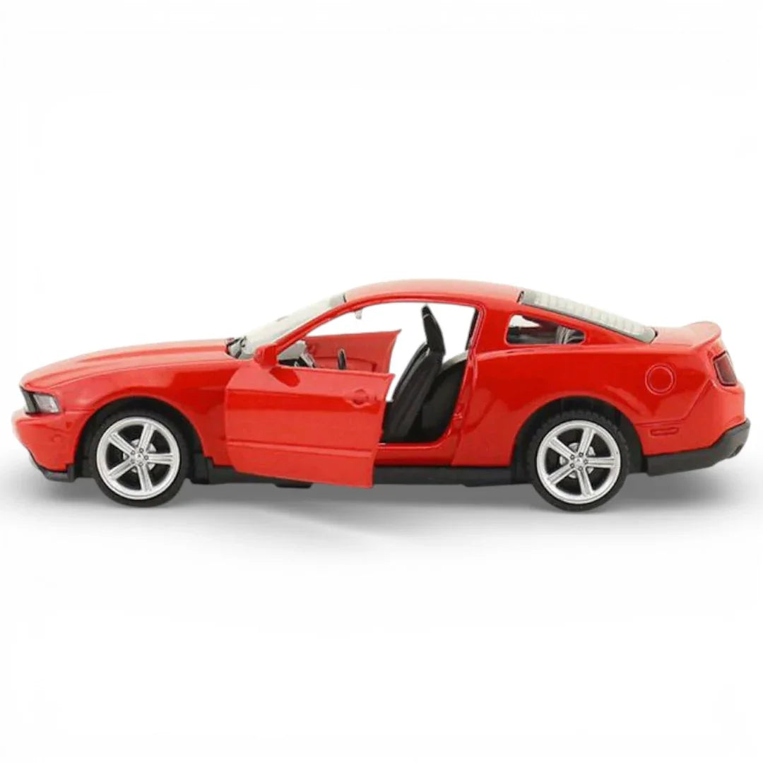 Ford Mustang GT 1:43 Scale Diecast Collectible