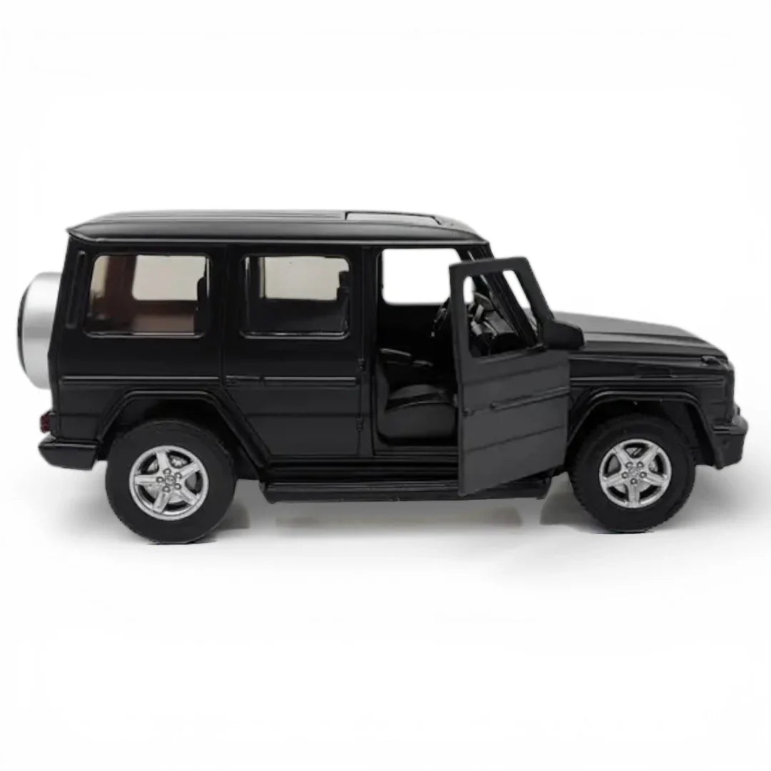 Mercedes-Benz G350d 1:43 Scale Diecast Luxury SUV Collectible