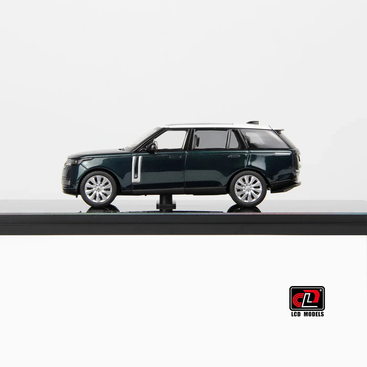 LCD Land Rover Range Rover SV Serenity Green with White Roof 1:43 Scale Diecast Model