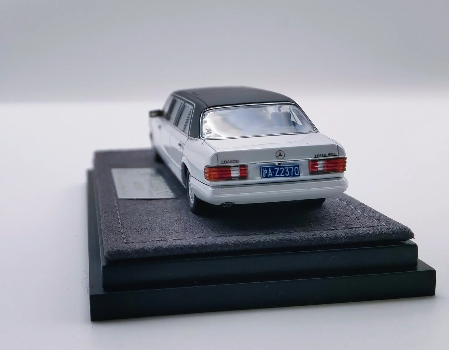 HEC 2026 The Art of Model Mercedes S-Class W126 Trasco 1000SEL Limousine White 1:64 Scale Diecast Model
