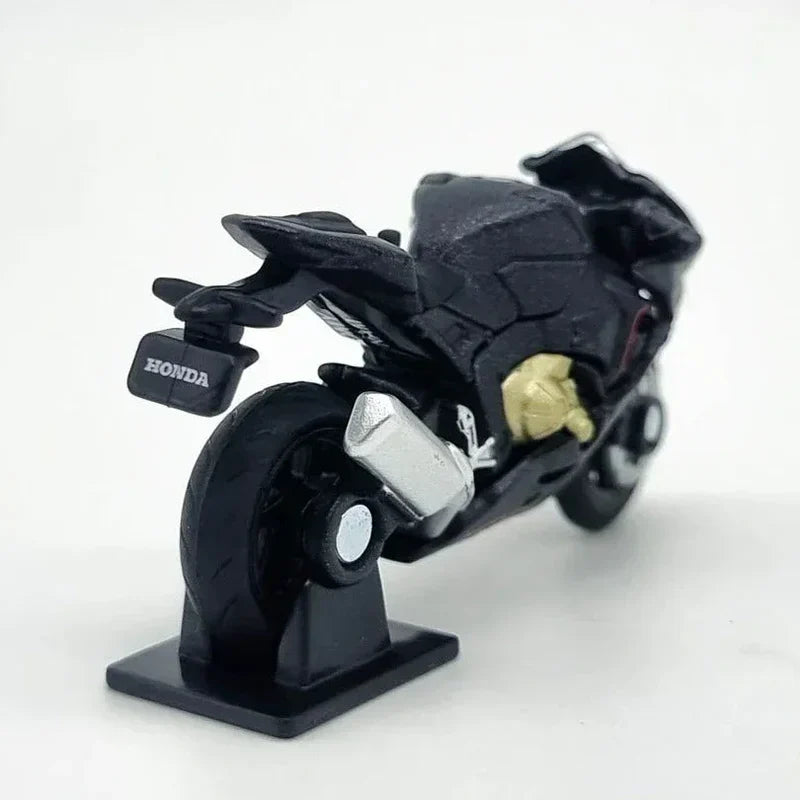 Takara Tomy Tomica No.04 Honda CBR 1000RR 1:32 Scale (Black)