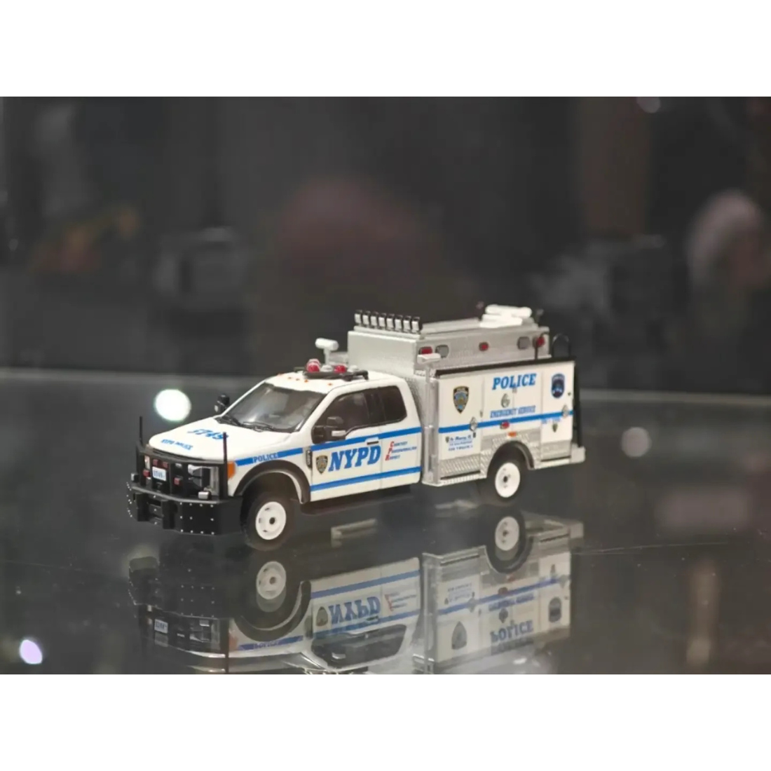 Police Emergency Service 55981 by 596 Model – 1:64 scale, view 1