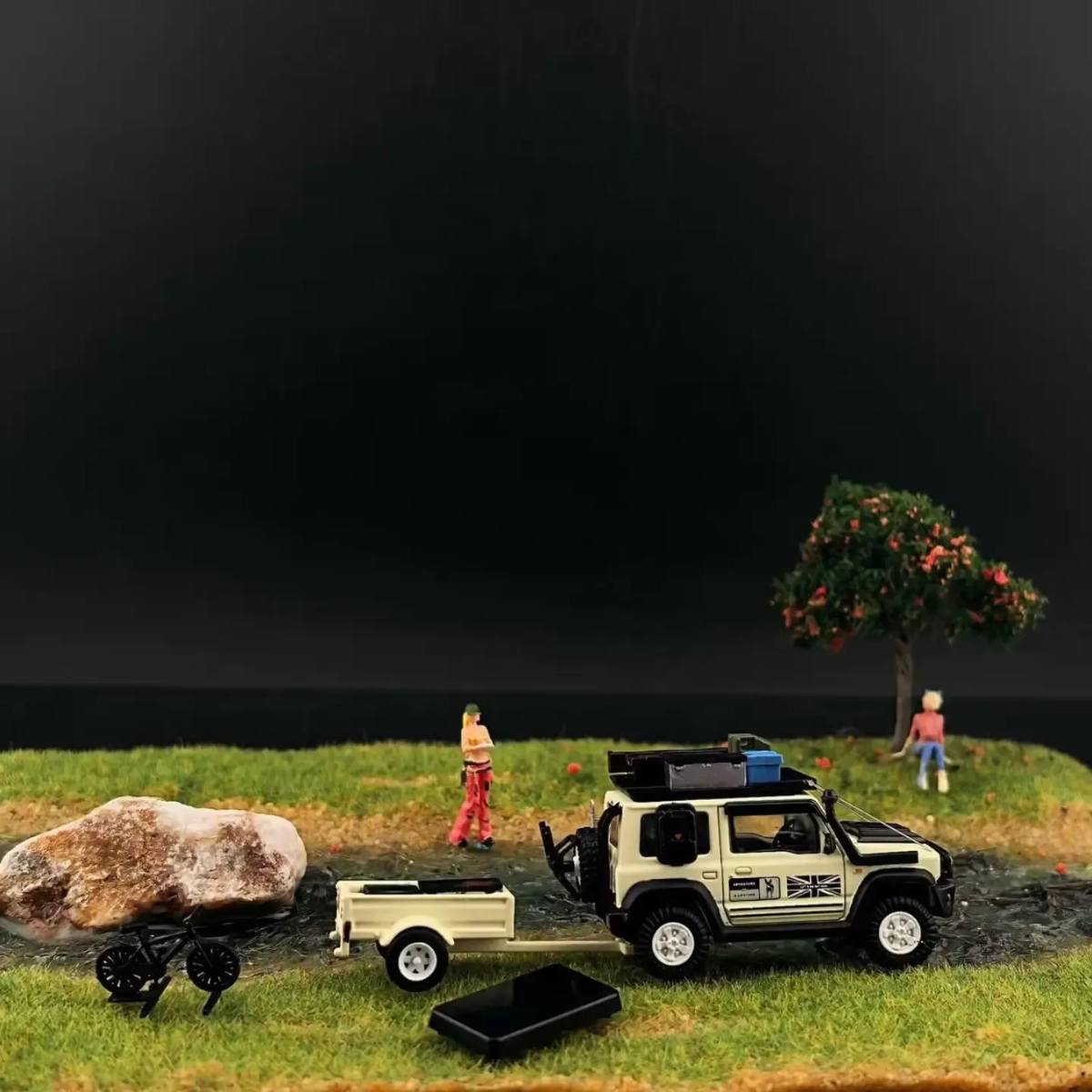 Suzuki Jimny 4x4 Boring White by FINE WORKS64 – 1:64 scale, view 1