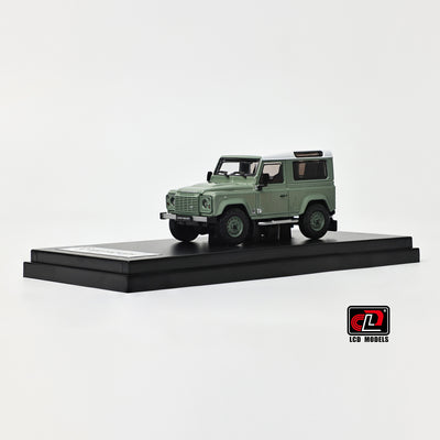 Land Rover Defender V8, 1:64 Scale (Glasmi[r] Green)