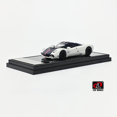 Pagani Utopia Coupe, 1:64 Scale (White with Blue Carbon)