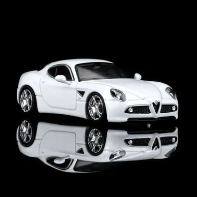 PRE-ORDER MOTOR HELIX Alfa Romeo 8C Competizione 2008 Bianco Polare 1:64 Scale Diecast Model