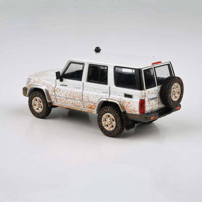 Toyota Land Cruiser 76 Off Road Effect RHD, 1:64 Scale