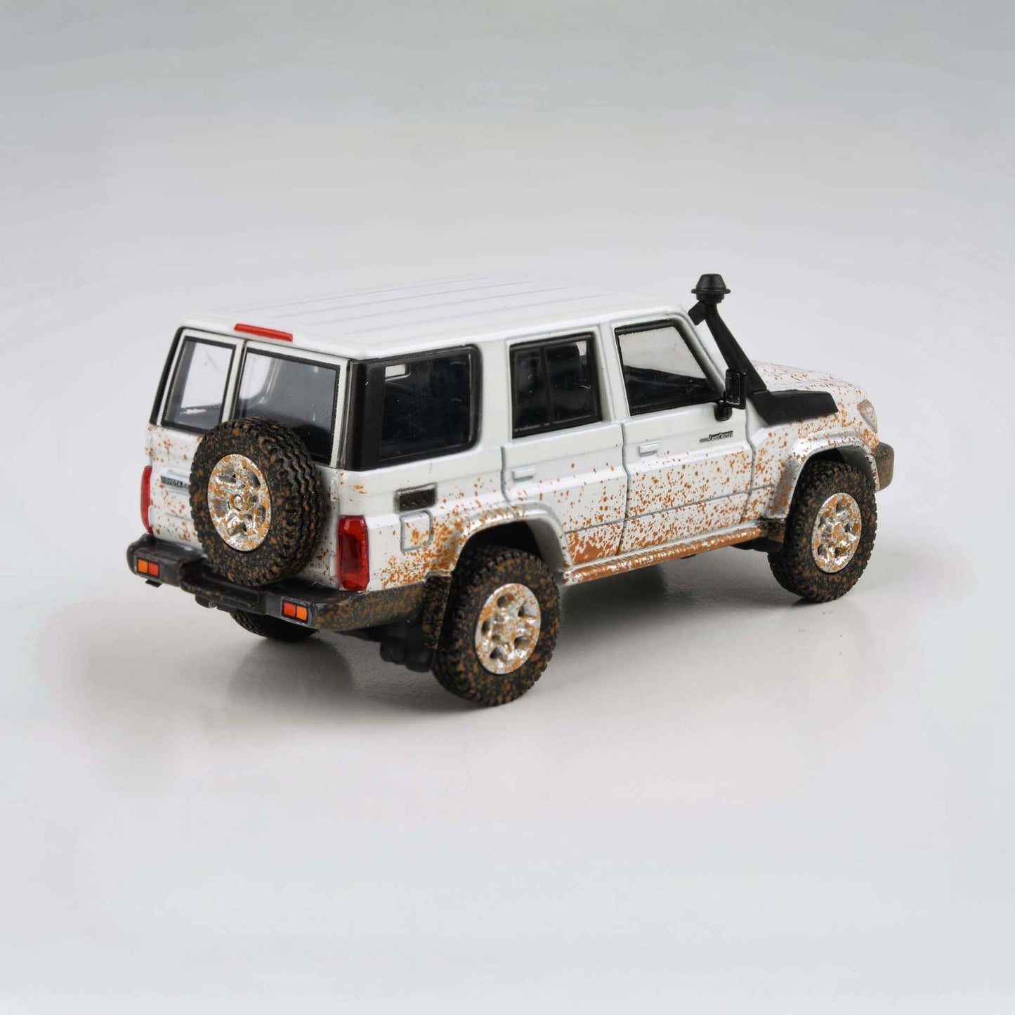 Toyota Land Cruiser 76 Off Road Effect RHD, 1:64 Scale