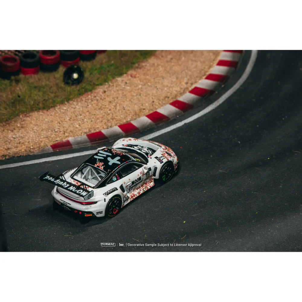 PRE-ORDER | Porsche 911 GT3 R Suzuka 1000km Intercontinental GT Challenge 2025 Phantom Global Racing Sun Jingzu / Adderly Fong / Nico Menzel 1:64 Scale by Tarmac Works