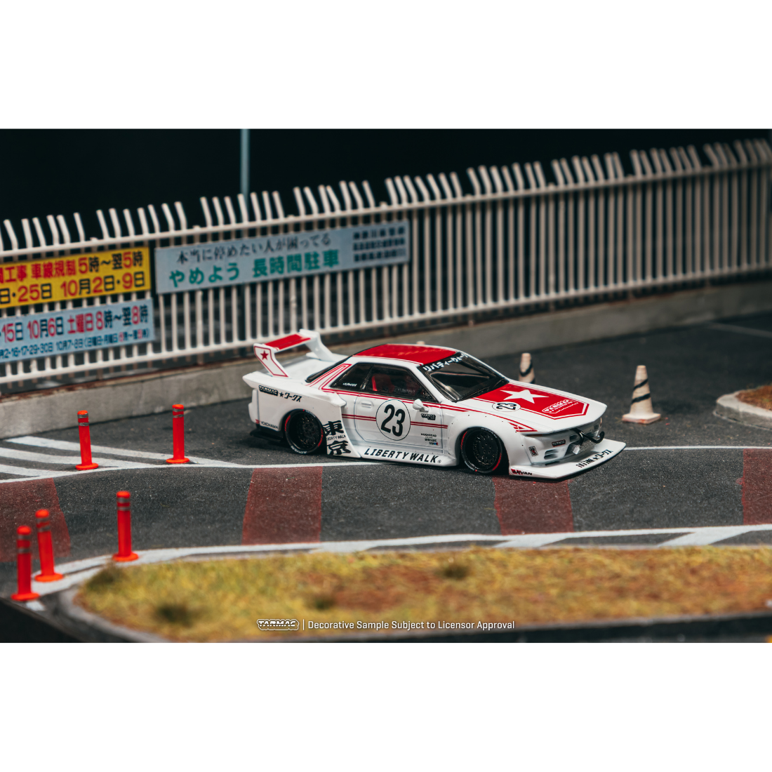 *PRE-ORDER* LB-KAIDO WORKS Nissan R32 Skyline (with Trading Cards), 1:64 Scale - Tarmac Works