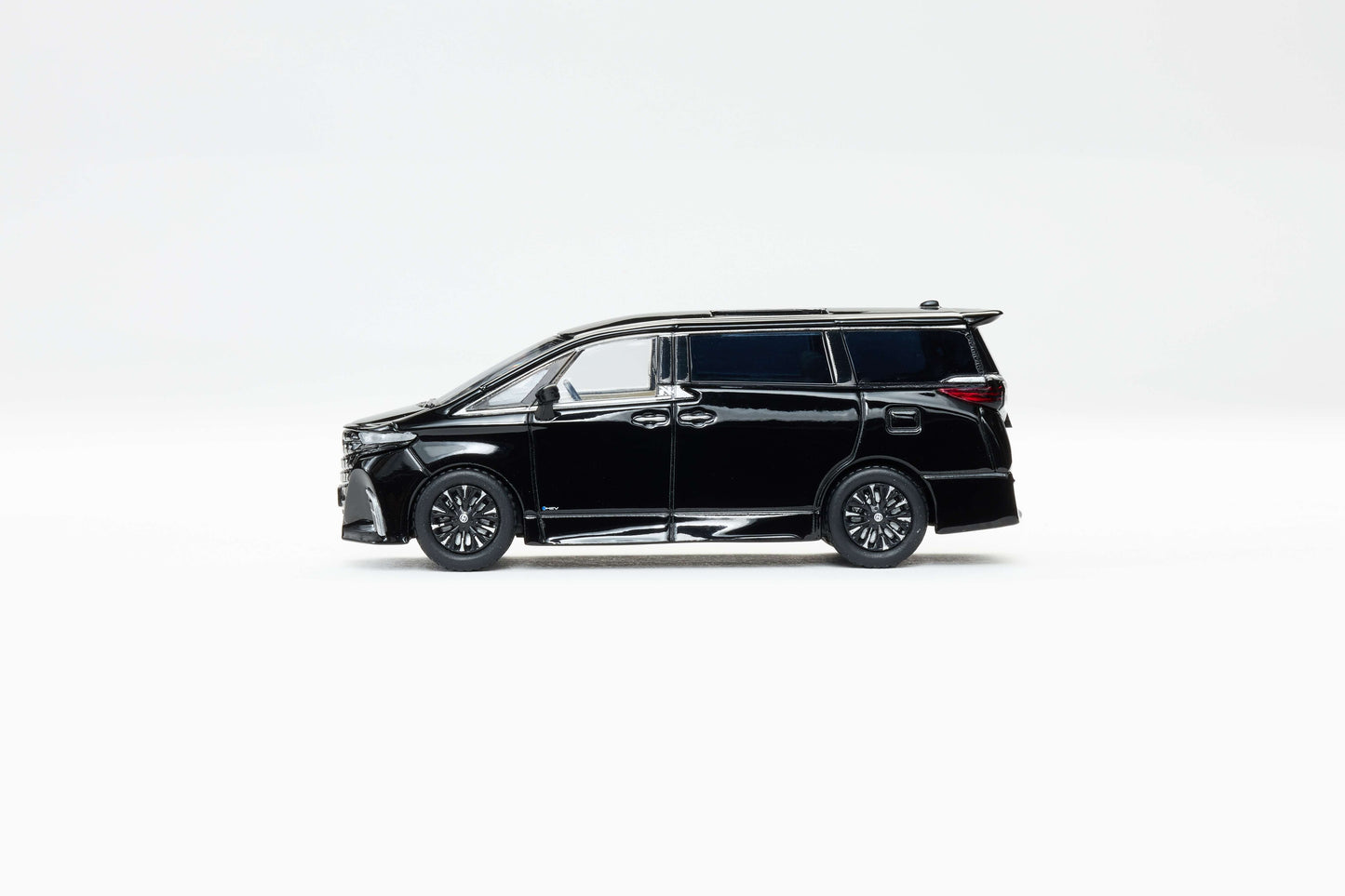 Toyota Alphard 2023 1:64 Scale Diecast Collectible