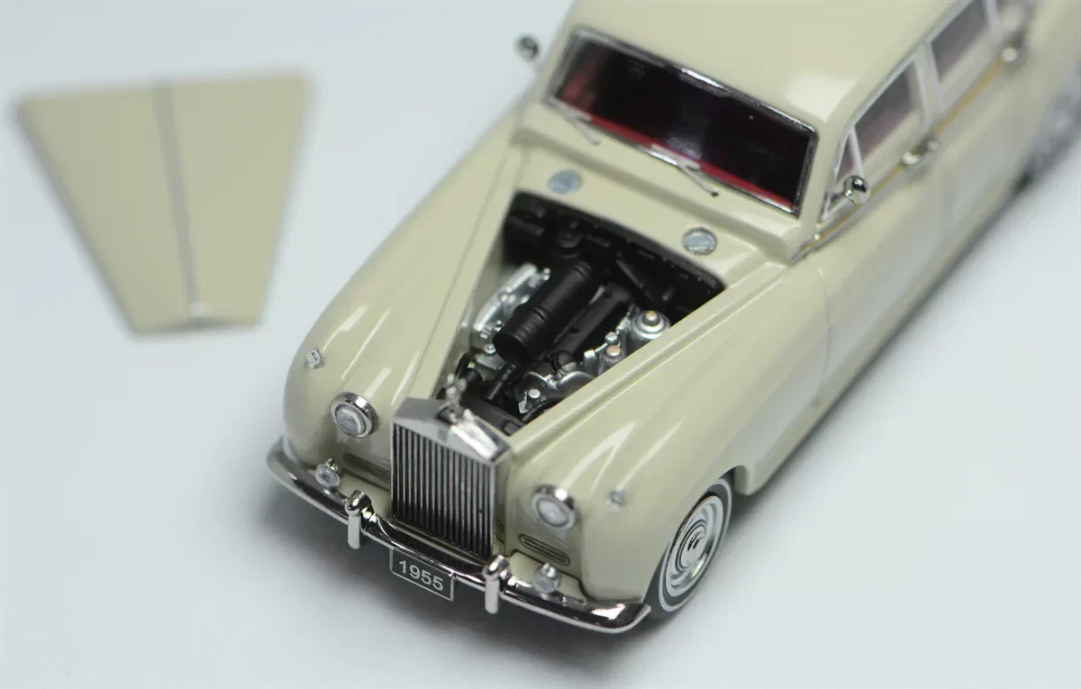 GFCC Rolls Royce Silver Cloud 1955 Ivory 1:64 Scale Diecast Model