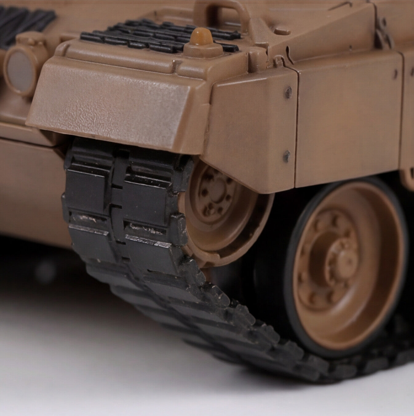 Leopard 2A6 AGING VERSION-NATO TRICOLOR SAND CAMOUFLAGE