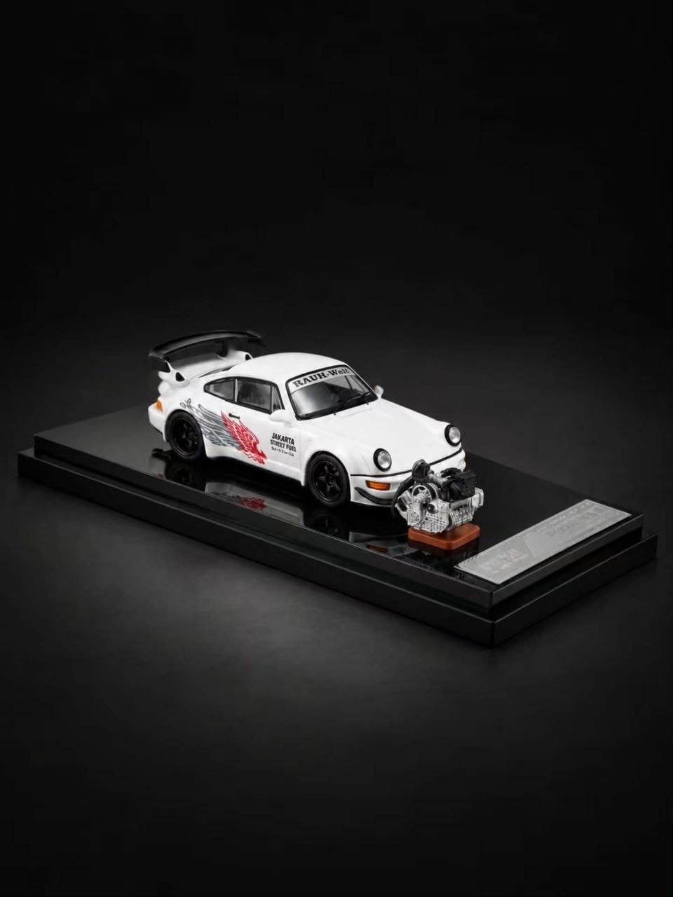 *IDE 2026* Porsche diecast RWB 964 (White) Chance of Chase Car with Figure (Limited of 999pcs), 1:64 Scale