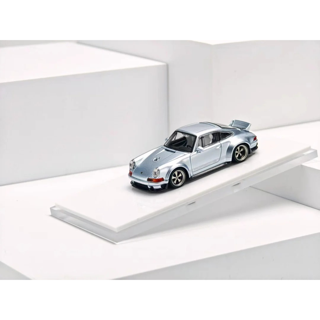 Porsche Singer DLS, 1:64 Scale (Ice Blue)